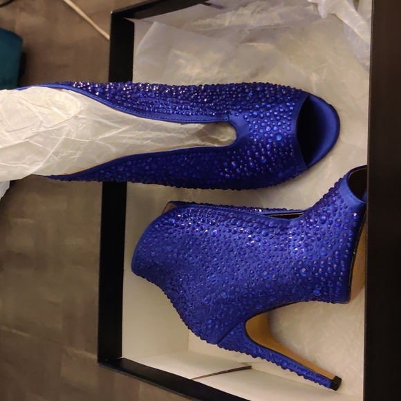 Booties - Picture 4 of 7